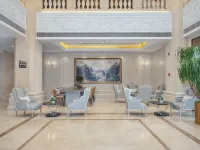 Vienna Hotel (Xinxiang DL Fat Donglai Sanpang Store) Hotels in Xinxiang