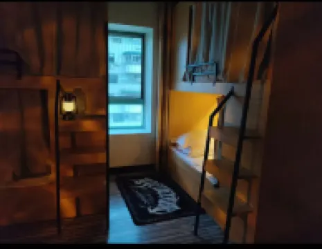 Ximo Hostel (Guiyang Fountain Pool Subway Station Taiping Road Internet-famous Street) Hotel di 