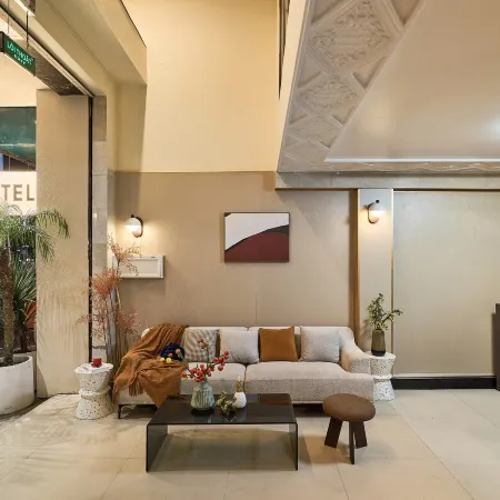 Secret Garden Hotel Phan Xich Long by Urban B Отели рядом с достопримечательностью «Конгресс-центр GEM Centre»