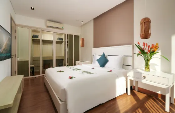 拉古納公園旁的陵姑