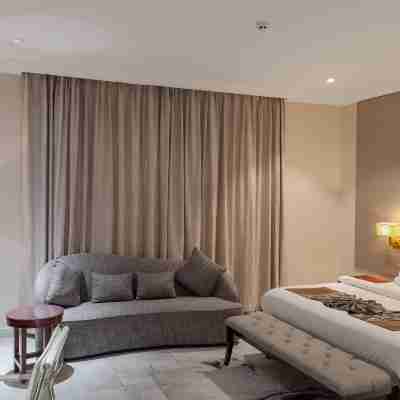 The Pearl Jabi Lake Rooms