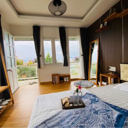 IZA Homestay
