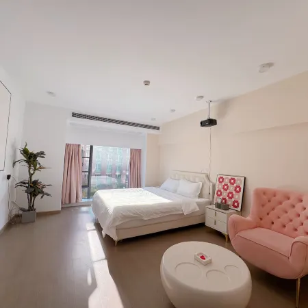 Guiyue Loft Movie Homestay (Wuhan Tianhe Airport)