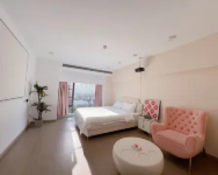 Guiyue Loft Movie Homestay