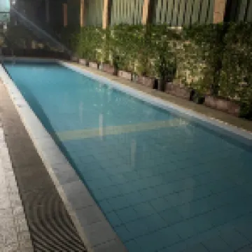 Spacious family-friendly apartment with Balcony! - Homestays