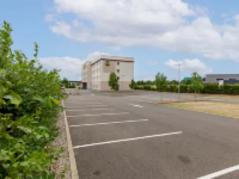 B&B โรงแรมชาร์ทร์ โอเชียน โรงแรมในชาทร์