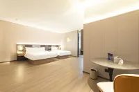 Home Inn Plus (Dacheng Road, Wukesong, Beijing)