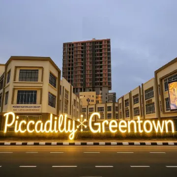 Piccadilly Greentown Premium Suites by IWH Suites
