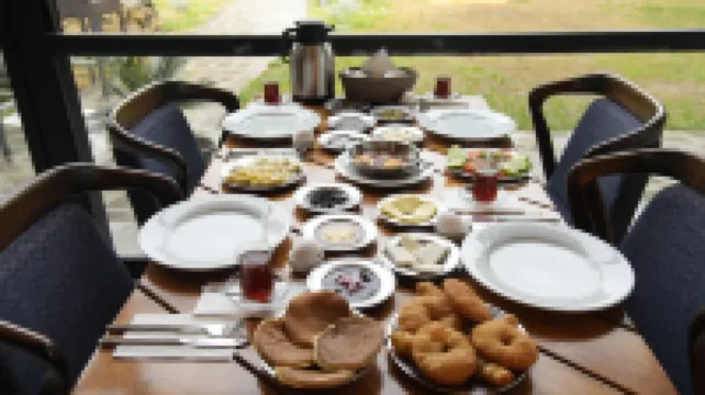 การ์ยา โรโม โรงแรม