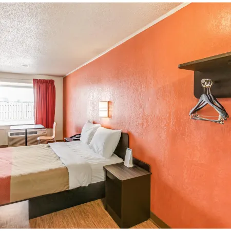 Motel 6 Kalamazoo, MI