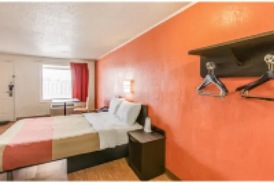 Motel 6 Kalamazoo, MI