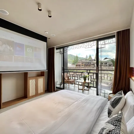 Lancui River View Homestay (Phoenix Ancient City Scenic Area Branch)