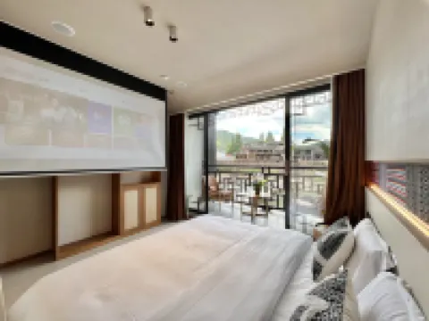 Lancui River View Homestay (Phoenix Ancient City Scenic Area Branch)