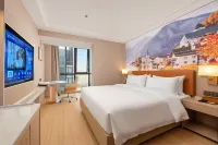 Vienna Hotel (Nantong Qingnian Middle Road Dayoujing Branch) - Balcony