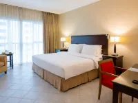 فندق شيراتون الخالدية Hotels near كاسر الأمواج في أبوظبي