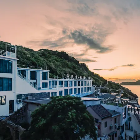 Zhou She  Enchanting Sunrise · Nanji Island Seaview Bed and Breakfast