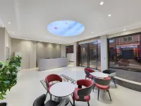 Urban Garden Select Hotel (Luonan People's Square) Hotels in Luonan