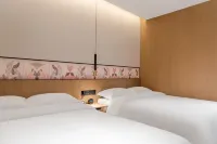 Leqi Hotel (Heifengguan Ancient Town)