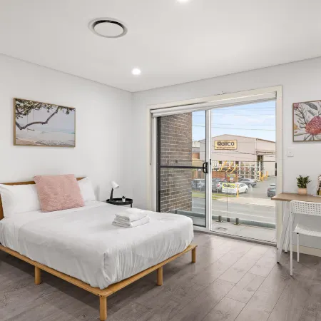 Cozy Private Rooms – Next to Bus Station & Shops