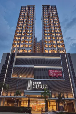 Home Me Suites at Aurora Escalades Cubao/Near LRT-2 โรงแรมใน