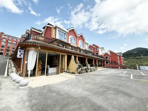 Wangguli Homestay (Nantian Lake Scenic Area)