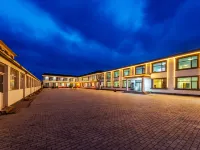 Junyi · Wildscape 180° Panoramic Retreat