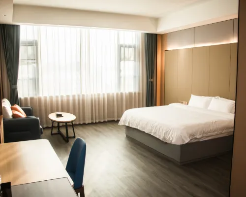 Huanglong Qiyue Hotel Hotels in Daishan