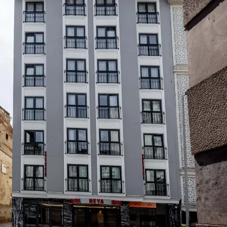 Heya Hotel Отели рядом с достопримечательностью «Площадь Таксим»