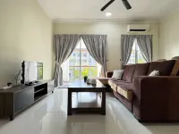 Desaru Tiara Waterpark Beach Resort 3-5PAX by BeeStay - Homestays