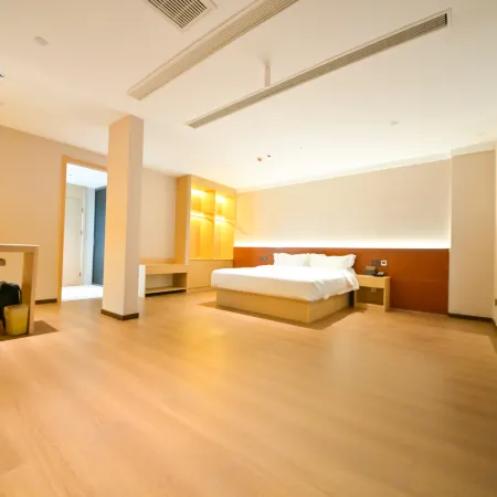 Qianman·Vista Hotel (Chengde Dingsheng Dynasty Kangxi Grand Ceremony Show Venue)