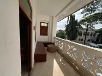 Panda Hostel - parking