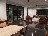 House Number 3 チャン パレス周辺のホテル
