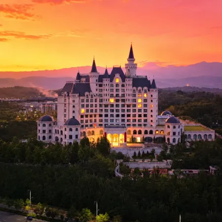 BUTTERFLY COVE CASTLE HOTEL IN YUEXI