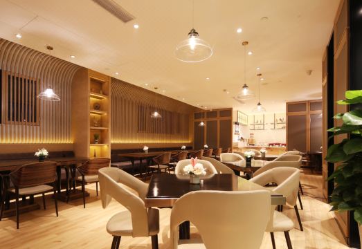 3. 메트로폴로 광저..