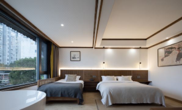 Floral Hotel· Wuyuan Huiyuge Hotel (Wuyuan High-speed Railway Station Shop)