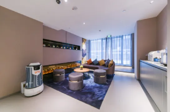 Homeinn Selected Hotel (Shanghai Ninth People's Hospital Madang Road Subway Station) โรงแรมใกล้พื้นที่สีเขียวของแม่น้ําน่านหยวน