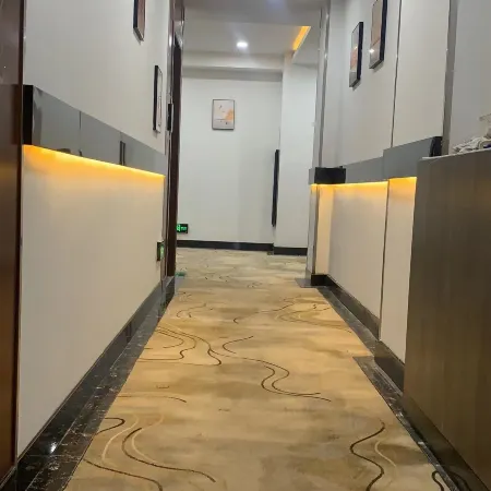 Lingyuan Huijia Express Hotel