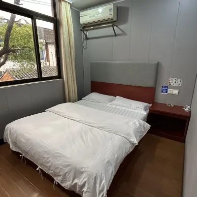 Hantu Hotel โรงแรมใกล้ถนนฟู่หยวน