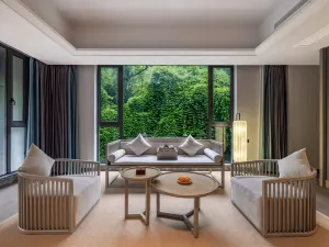 Celestial Cave Manor· Twin Dragon Cave Stream Rafting Private Onsen Retreat