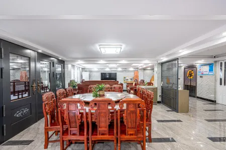 Xishang Huakai Guesthouse Отели рядом с достопримечательностью «Zhaomingyuan Scenic Area»