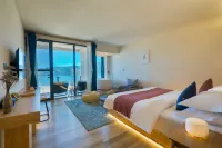 Yan sit lake view luxury B&B (Lugu Lake pig trough boat tour lake big falling water village store)