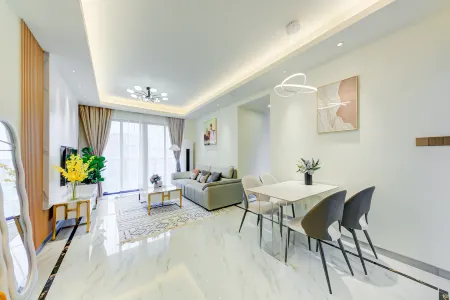 Fumi International Apartment (Bay Famous House) Отели рядом с достопримечательностью «Zhuhai City Polytechnic»