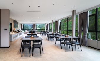 Puge Luojishan Yunju Hotel