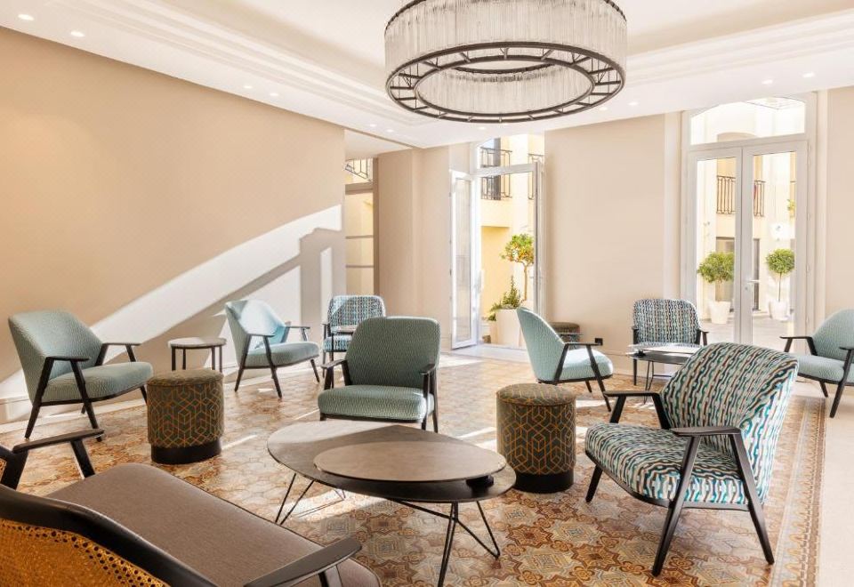 4. 아폴리네르 니스..