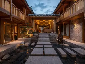 Yishi Yunkuan Ancient City Panoramic Homestay (Lijiang Ancient City Dashuiche Branch)