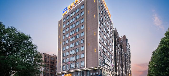 Yeste Hotel (Jianli Jinyuan Materials Market) Hotéis em Condado de Jianli
