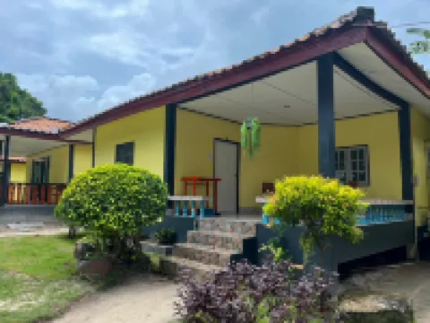 ดงทะเล หลีเป๊ะ บีช รีสอร์ต