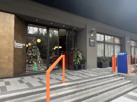 baseLITE HUANGXING Serviced Apartment Отели рядом с достопримечательностью «Shanghai Electric Power Technology and Management College»