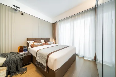 Lingyun Administrative International Apartment (Shenzhen North Station Hongshan 6979 Store)