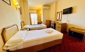 Queens Valley Hotel, Restaurants, Bars and Spa Luxor